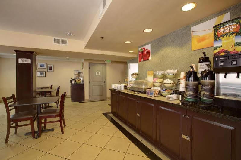 Baymont By Wyndham Reno Hotel Ngoại thất bức ảnh